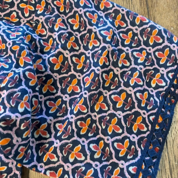 J Jill Linen-Blend Jacket in English Channel Floral Trellis, size S-L, - Picture 3 of 10